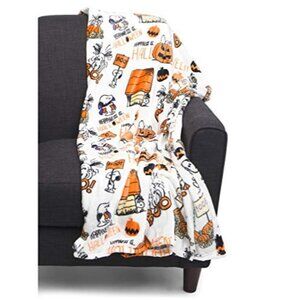 Peanuts Great Pumpkin 50 Years Anniversary Halloween Plush Blanket (Snoopy